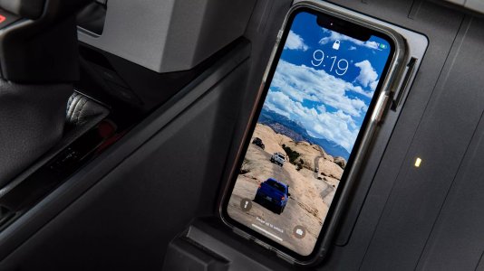 2022-toyota-tundra-reveals-multi-terrain-select-qi-wireless-phone-charging_2.jpg 2022-toyota-tundra-reveals-multi-terrain-select-qi-wireless-phone-charging_2.jpg