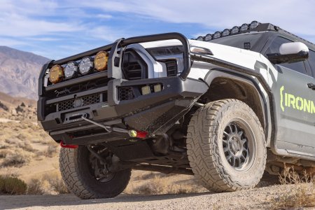 WebReady-IM4X4_TUNDRA_2022_BBP098_FRONT_CU_MGL6569 (1).jpg